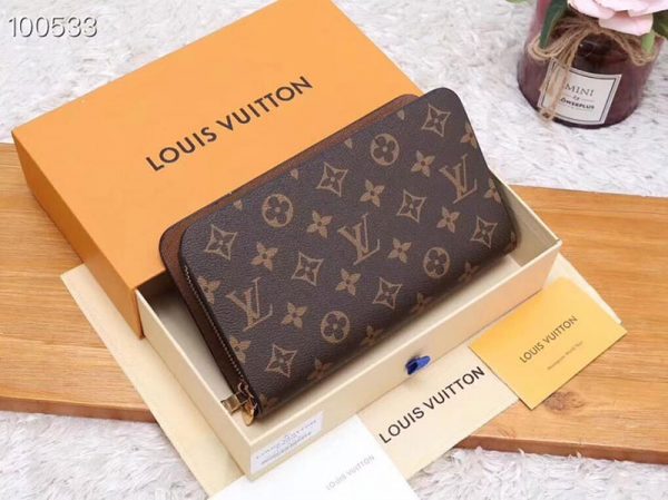 Vi-cam-tay-Louis-Vuitton