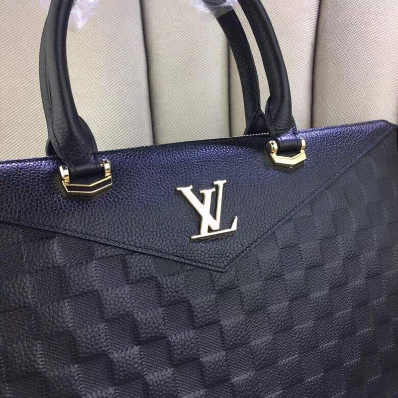 Cap-da-cong-so-Louis-Vuitton