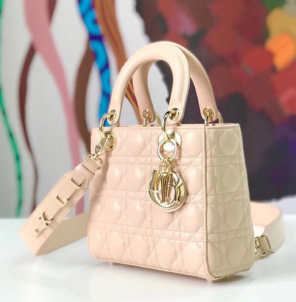 Túi xách Lady Dior vẻ đẹp thanh lịch vượt thời gian  ELLY