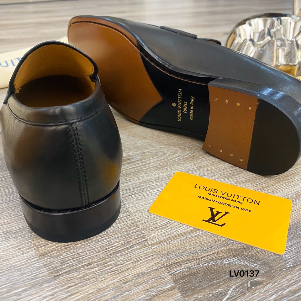 Louis Vuitton đưa dịch vụ Đơn hàng giày đặt riêng về Việt Nam  Harpers  Bazaar Việt Nam