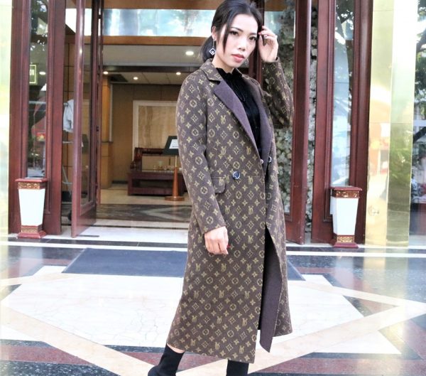 Áo khoác nữ áo lông thỏ LV cực sành điệu chất vải mịn đẹp hàng Quảng  châu cao cấp kiểu dáng trẻ trung  khuyến mãi giá rẻ chỉ 525000 đ 